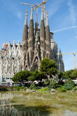 Barcelona, İspanya - 24 Mayıs 2016: Bitmemiş Roma Katolik Kilisesi, Katalanca tarafından tasarlanmış Familia Sagrada mimar Antoni Gaudi