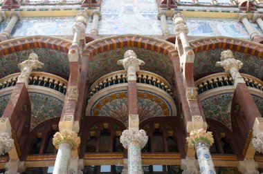 Barcelona, İspanya - 24 Mayıs 2016: Katalanca tarafından tasarlanmış bir modern konser salonu mimar Lluis Domenech 