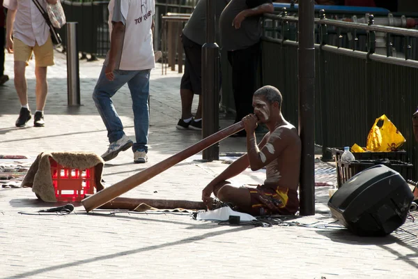 Sydney Australia Aprile 2018 Uomo Aborigeno Che Interpreta Didgeridoo Nell — Foto Stock