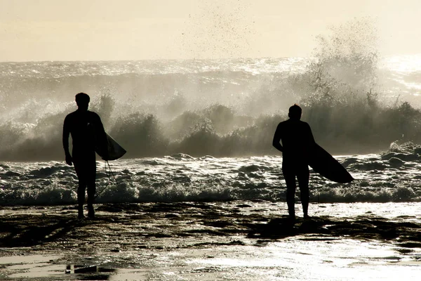 Silueta Surfistas Ocean — Foto de Stock