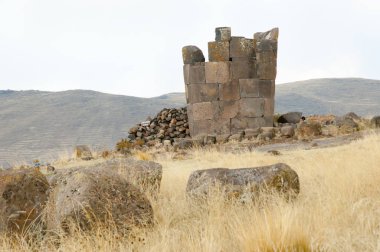 Sillustani mezarlığı - Peru