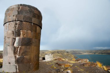 Sillustani mezarlığı - Peru