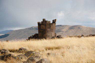 Sillustani mezarlığı - Peru