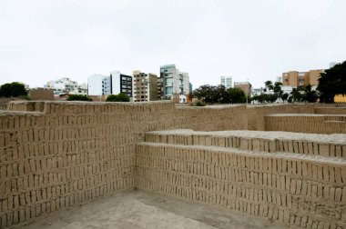 Huaca Pucllana - Lima - Peru
