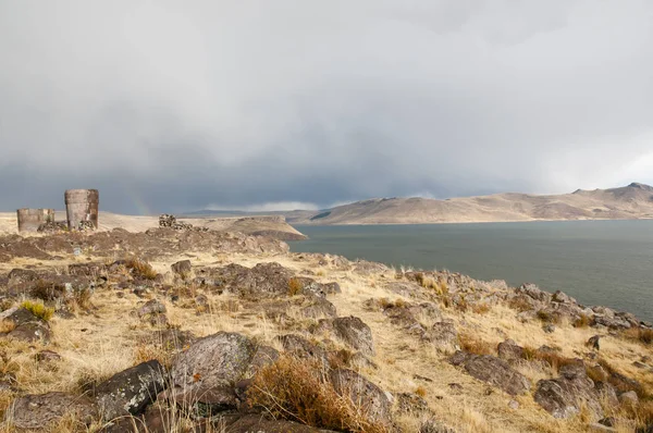 Sillustani mezarlığı - Peru