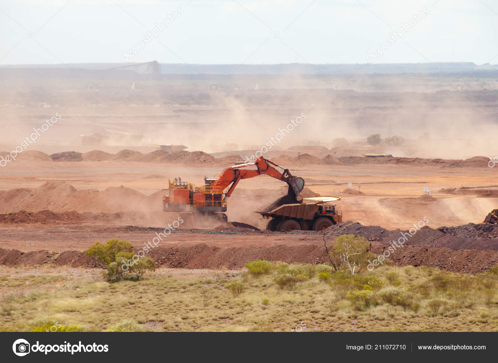 Mineração Minério Ferro Austrália — Foto © adwo@hotmail.com #211072710, image size:1600x1167