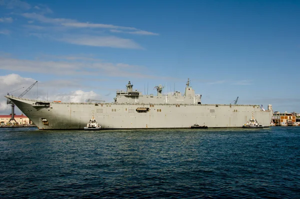 Canberra Klasse Landing Van Helikopter Dock Schip — Stockfoto