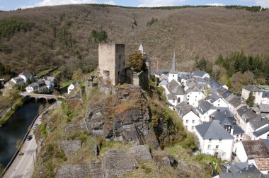 Tabii ki Lüksemburg.