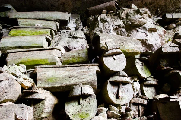 Cueva Funeraria Lumiang Sagada Filipinas — Foto de Stock