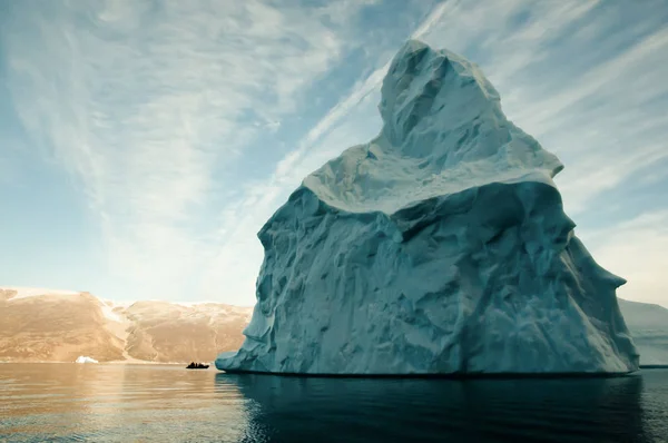 Reusachtige Ijsberg Het Noordpoolgebied Groenland — Stockfoto