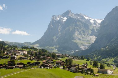 Grindelwald şehir Bernese Alpleri'nde - İsviçre