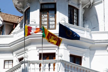 Budist ve ulusal bayrak - Kandy - Sri Lanka