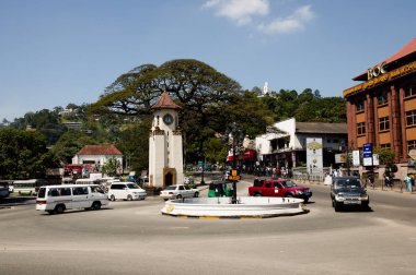 Kandy, Sri Lanka - 16 Ocak 2012: günlük yaşamda bir Rating dolambaçlı içinde en büyük ikinci şehir Sri Lanka