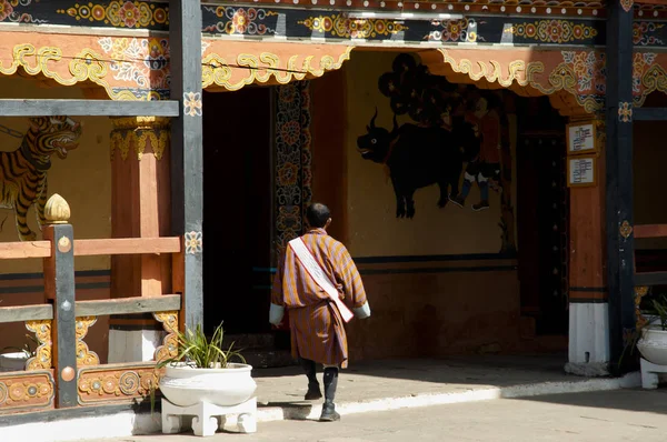 Місцевим Чоловік Rinpung Дзонг Паро Бутан — стокове фото