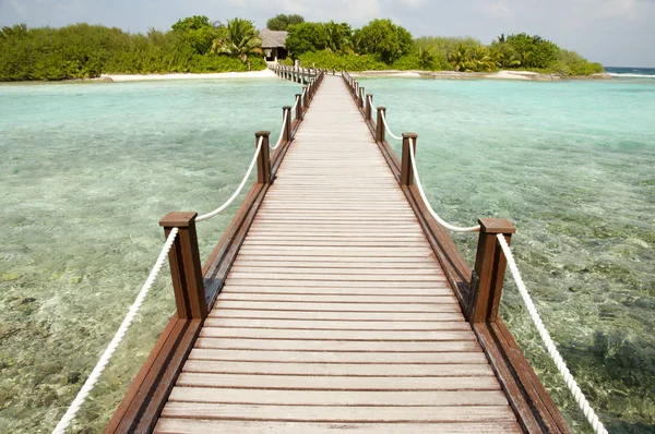 木製の島橋 モルディブ — ストック写真