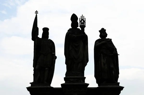 Σιλουέτα Αγάλματα Των Αγίων Norbert Του Xanten Wenceslas Sigismund Πράγα — Φωτογραφία Αρχείου