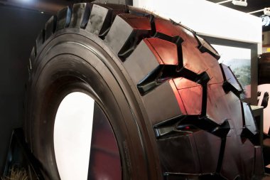 Ağır kamyon lastiği