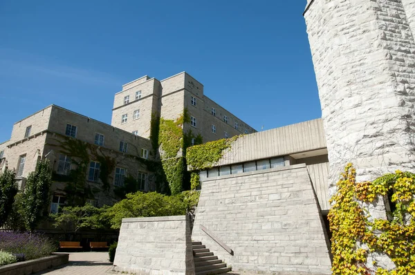 Βασίλισσας Πανεπιστημιακά Κτίρια Κίνγκστον Καναδάς — Φωτογραφία Αρχείου