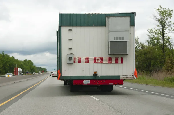 Wide Load Transport Trans Canadian Highway — Stock Photo, Image