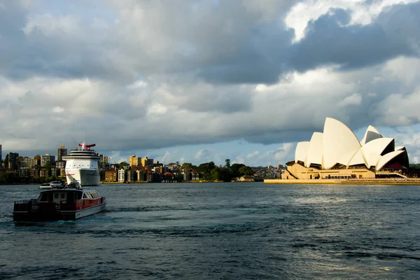 Sydney Australia Abril 2018 Iconic Opera House Passenger Cruise Ship — Foto de Stock