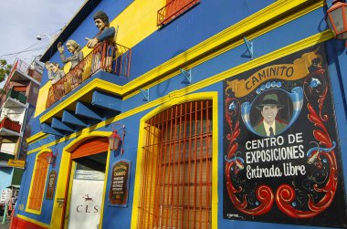 Buenos Aires, Arjantin - 4 Nisan 2009: Sokak Müzesi ve La Boca nın başkenti semtinde yer alan geleneksel sokak