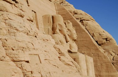 Kral Ramses II - Ebu Simbel Tapınağı - Mısır