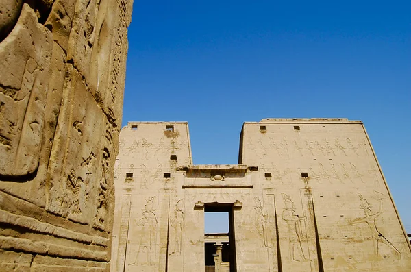 Edfu 이집트 이집트에 Horus의 — 스톡 사진