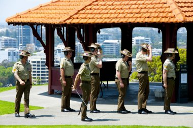 Perth, Avustralya - 11 Kasım 2018: Yüzüncü yıl anma gününde Kings Park Devlet Savaş Anıtı