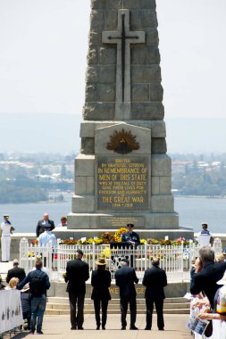 Perth, Avustralya - 11 Kasım 2018: Yüzüncü yıl anma gününde Kings Park Devlet Savaş Anıtı
