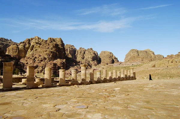 Gamla Pelare Petra Jordanien — Stockfoto