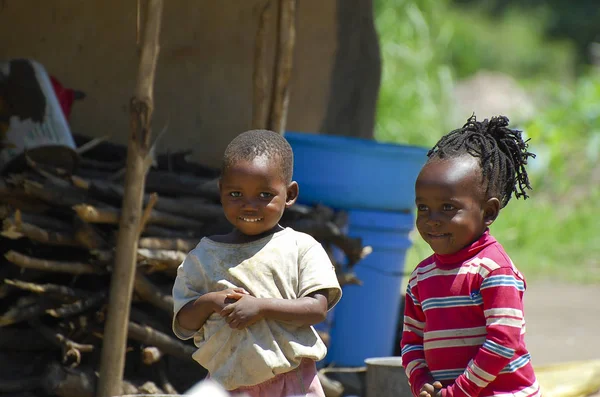 Lilongwe Malawi Diciembre 2008 Niños Locales Pequeño Pueblo Posando Para — Foto de Stock