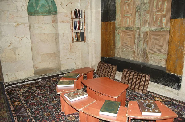 Ісламські Книги Мечеті Алеппо Сирії — стокове фото