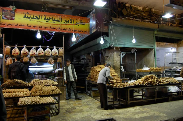 Aleppo Syryjska Republika Arabska Stycznia 2010 Piekarnia Rynku Wieczorem Jak — Zdjęcie stockowe
