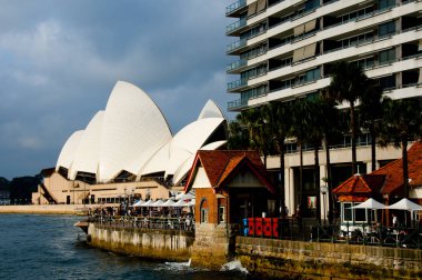 Sydney, Avustralya - 6 Nisan 2018: İkonik Opera evde Circular Quay