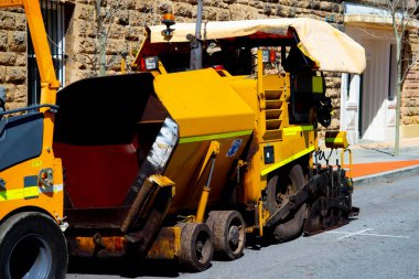 İnşaat alanında asfalt Paving Makinesi