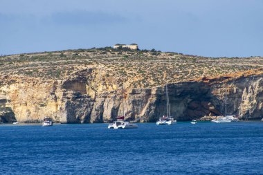 Comino 'daki Kireçtaşı Kayalıkları - Malta