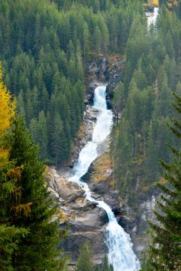Yüksek Tauern Ulusal Parkı 'ndaki Krimmml Şelaleleri - Avusturya