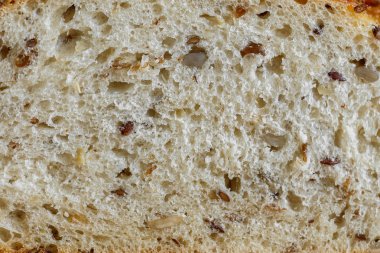 Kesilmiş tohumlu ekmek