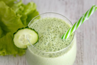 Yeşillikli Yunan yoğurt smoothies