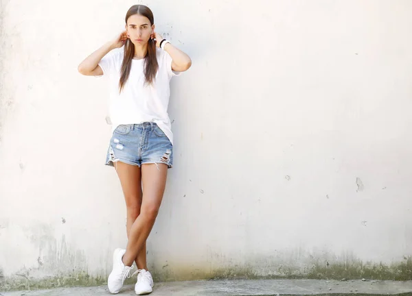 Retrato Aire Libre Belleza Mujer Joven Ropa Verano — Foto de Stock