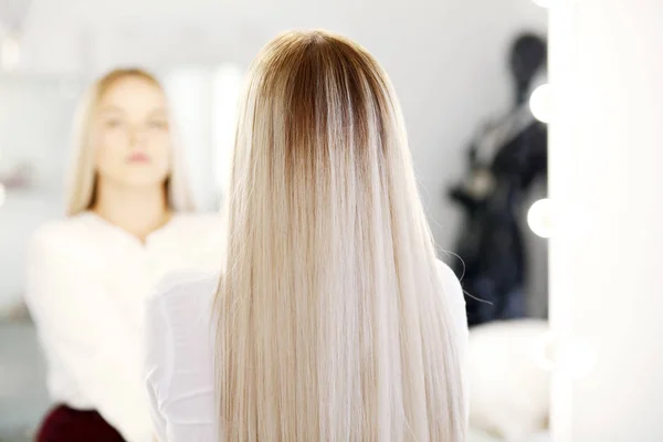 Attractive Luxury Blonde Girl Long Hair Mirror Lamps Beauty Studio — Stock Photo, Image