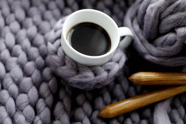 Gros Plan Tasse Café Placé Sur Motif Tricoté Gris — Photo