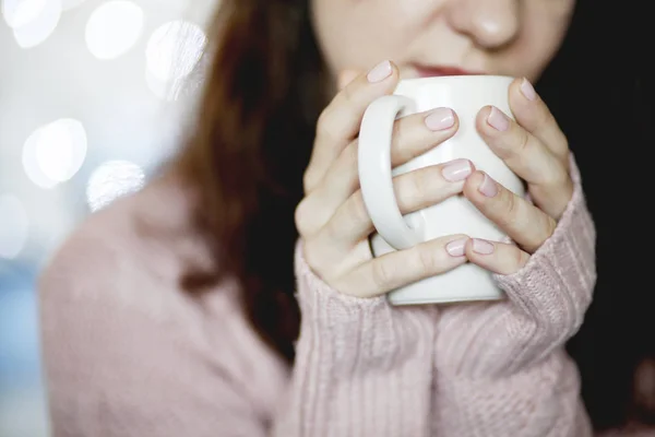 Closeup Portret Van Schoonheid Brunette Vrouw Draagt Spijkerbroek Winter Trui — Stockfoto