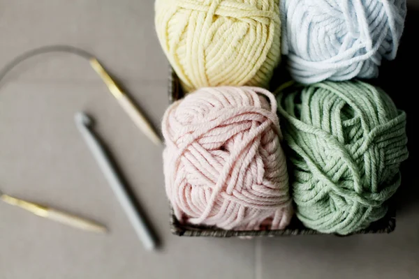 Strings Yarn Needles Closeup Grey Sofa — Stock Photo, Image