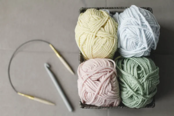 Strings Yarn Needles Closeup Grey Sofa — Stock Photo, Image