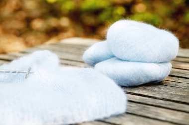 Açık Havada Masada İplik Örme