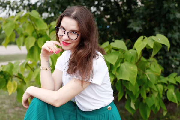 Street Fashion Konzept Nahaufnahme Porträt Eines Hübschen Mädchens — Stockfoto