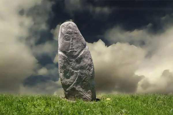 Göçebelerin antik dünyasından taş bir mezar taşı. Anıtın orijinal adı - 