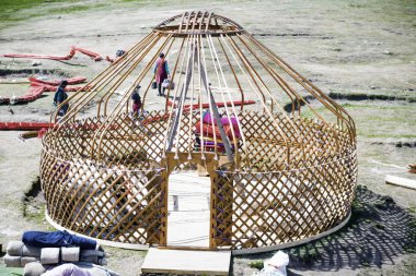 Dağlardaki Yurt 'un dahili çerçevesi