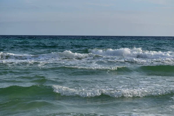 Vågorna Kraschar Miramar Beach Stockbild